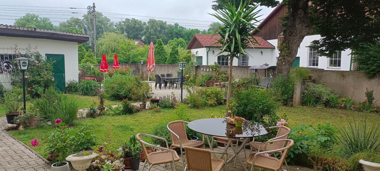 Gasthaus Schwarzer Adler Altenberg  Esterno foto